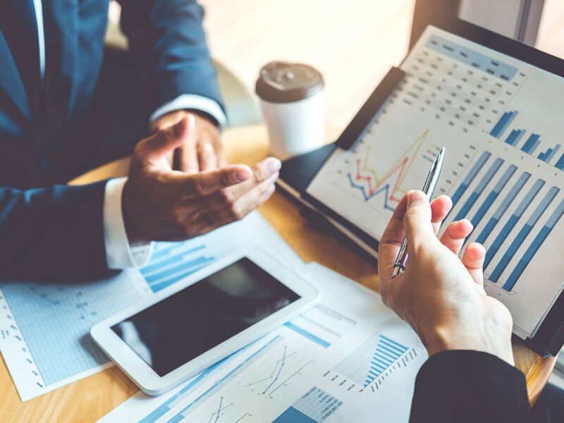 Como uma consultoria financeira pode ajudar sua empresa a renegociar dívidas e recuperar a capacidade de investimento
