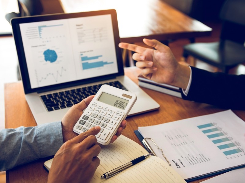 Por que pequenas e médias empresas precisam de apoio financeiro estratégico