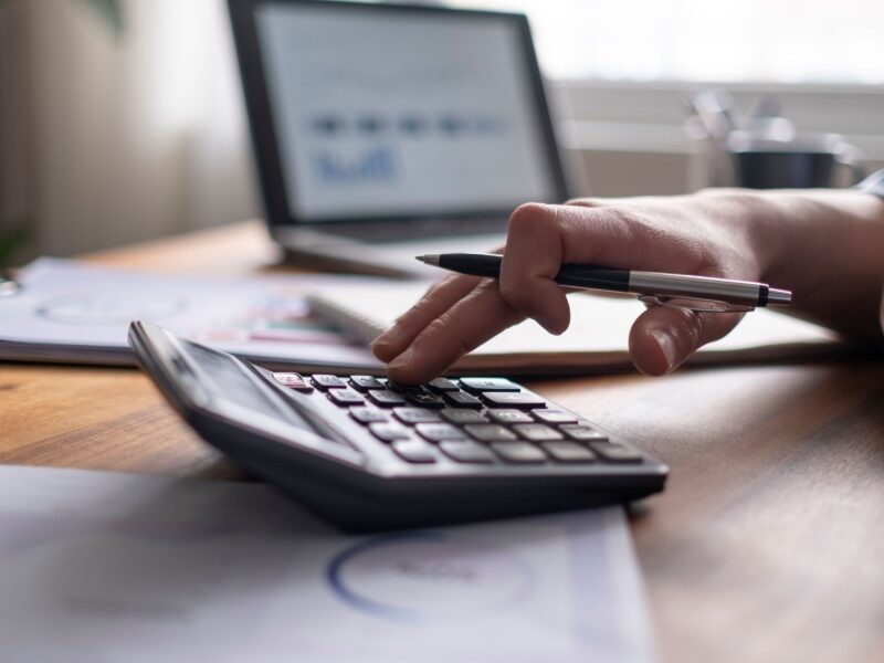 Empresas de todos os setores estão revisando seus preços — descubra por que você também deveria